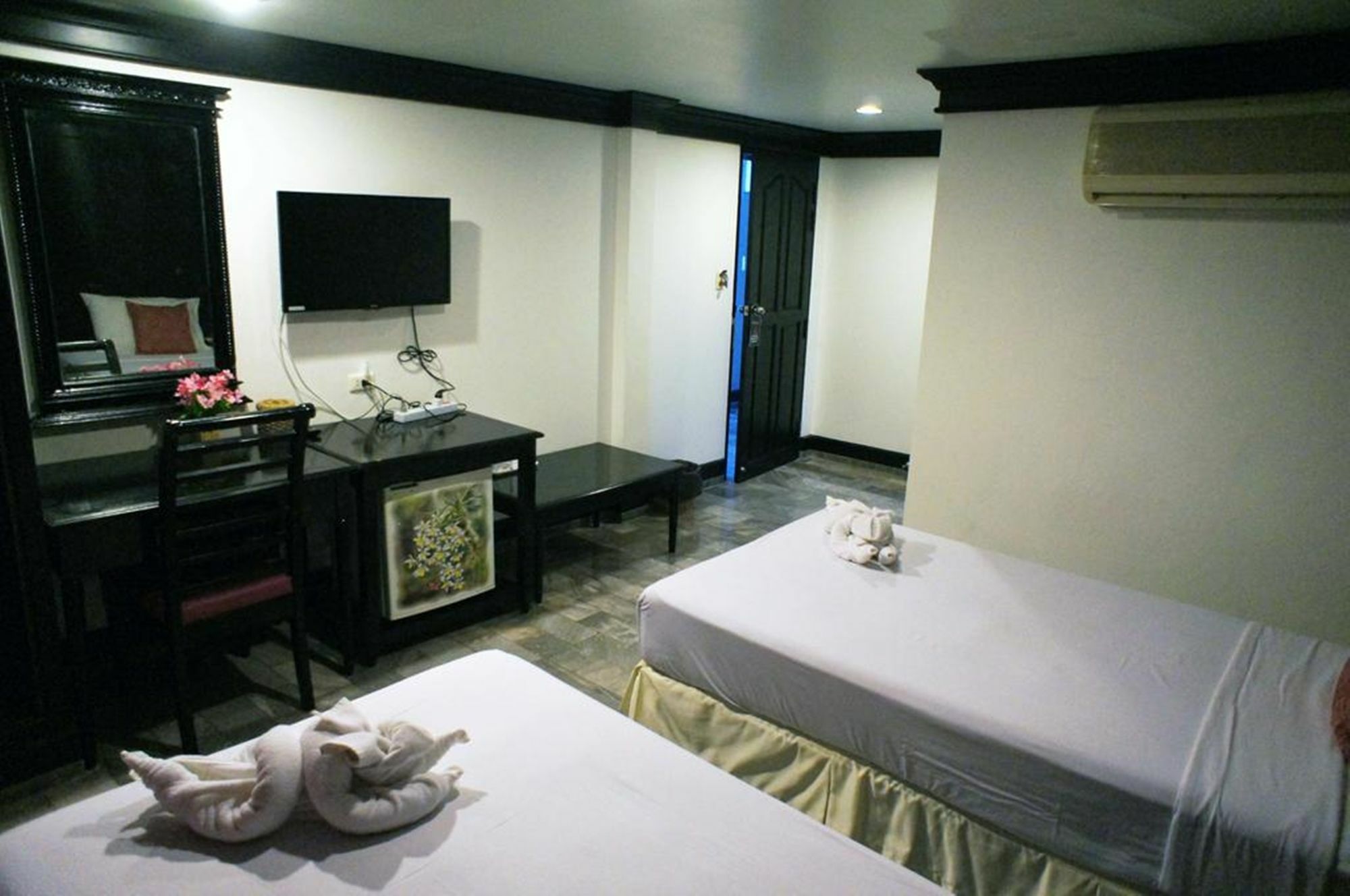 Patong Holiday Dream Hotel Экстерьер фото